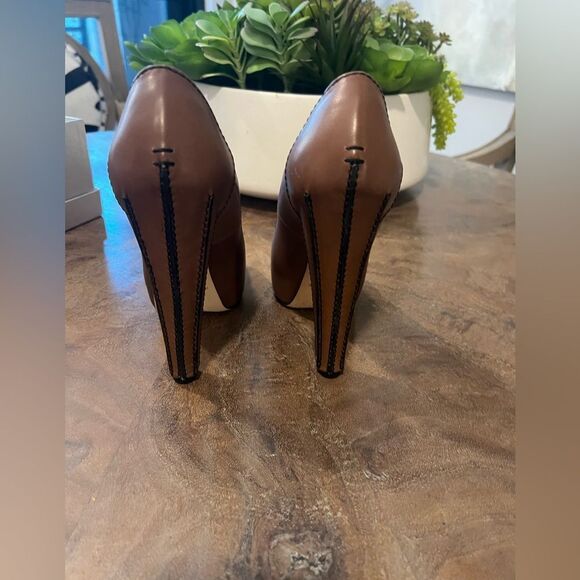 Brian Atwood Lavinia Safari Women's shoes size 7 - Picture 6 of 11